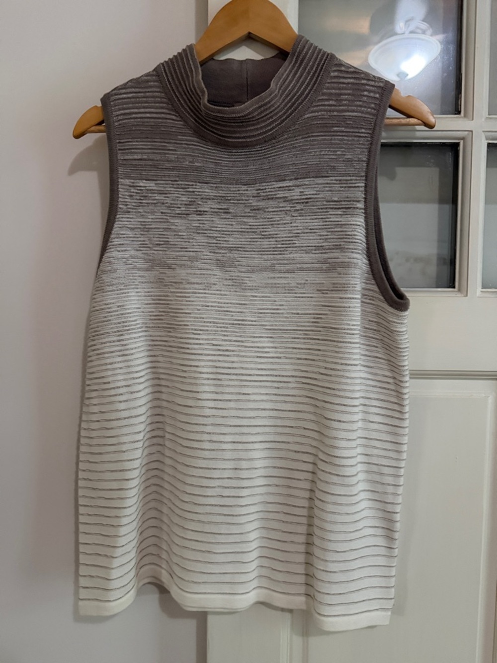 Chico's Sleeveless Gradient Ribbed Tank Top in Gray and Cream